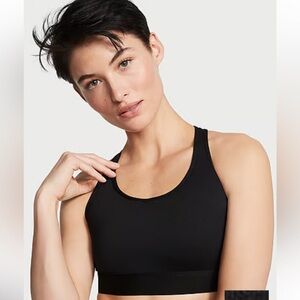 Victoria’s Secret Player Sport Bra,Medium support,New with Tag 🏷️